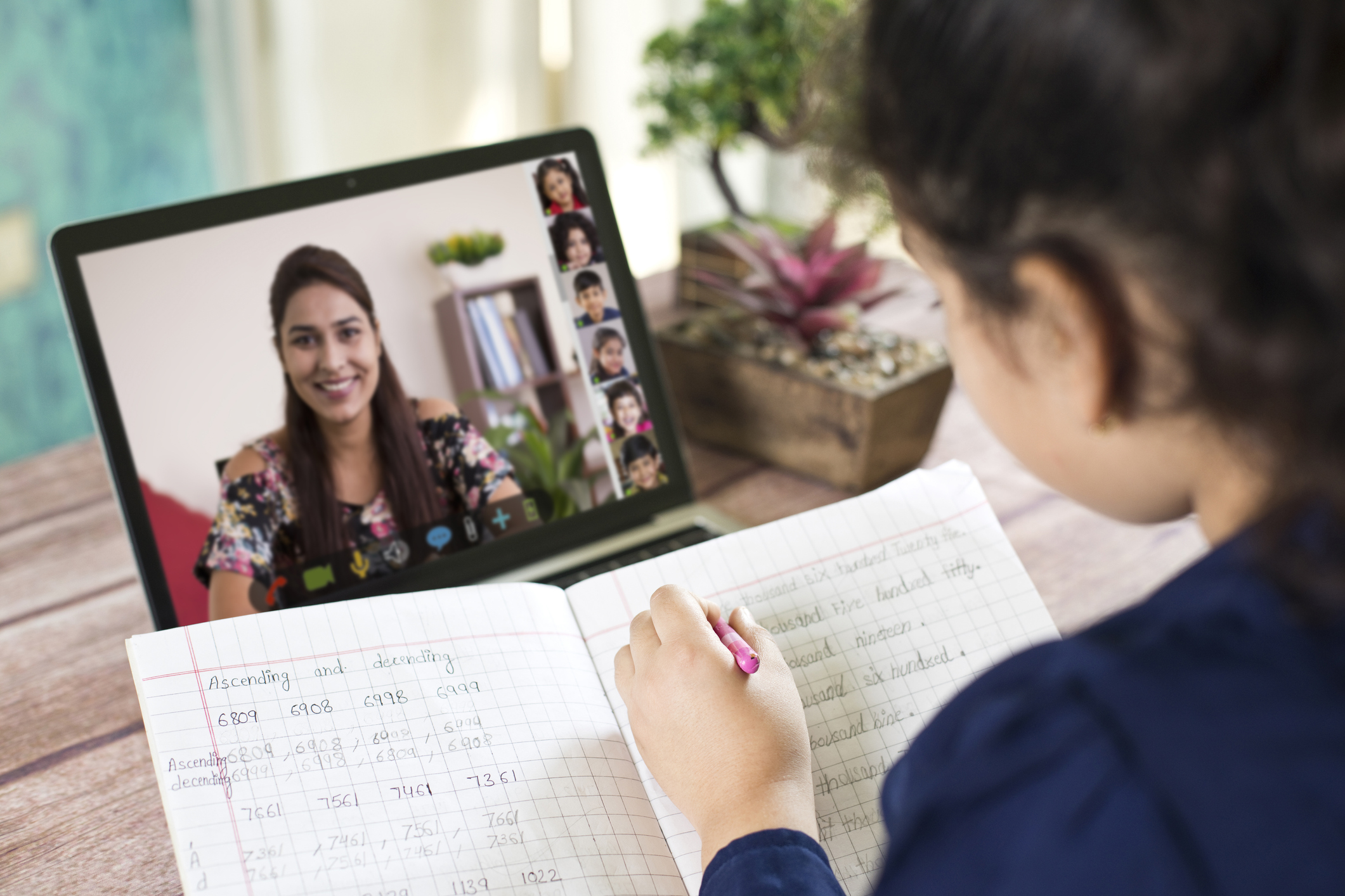 How To Keep Your Kids Focused On Virtual Learning