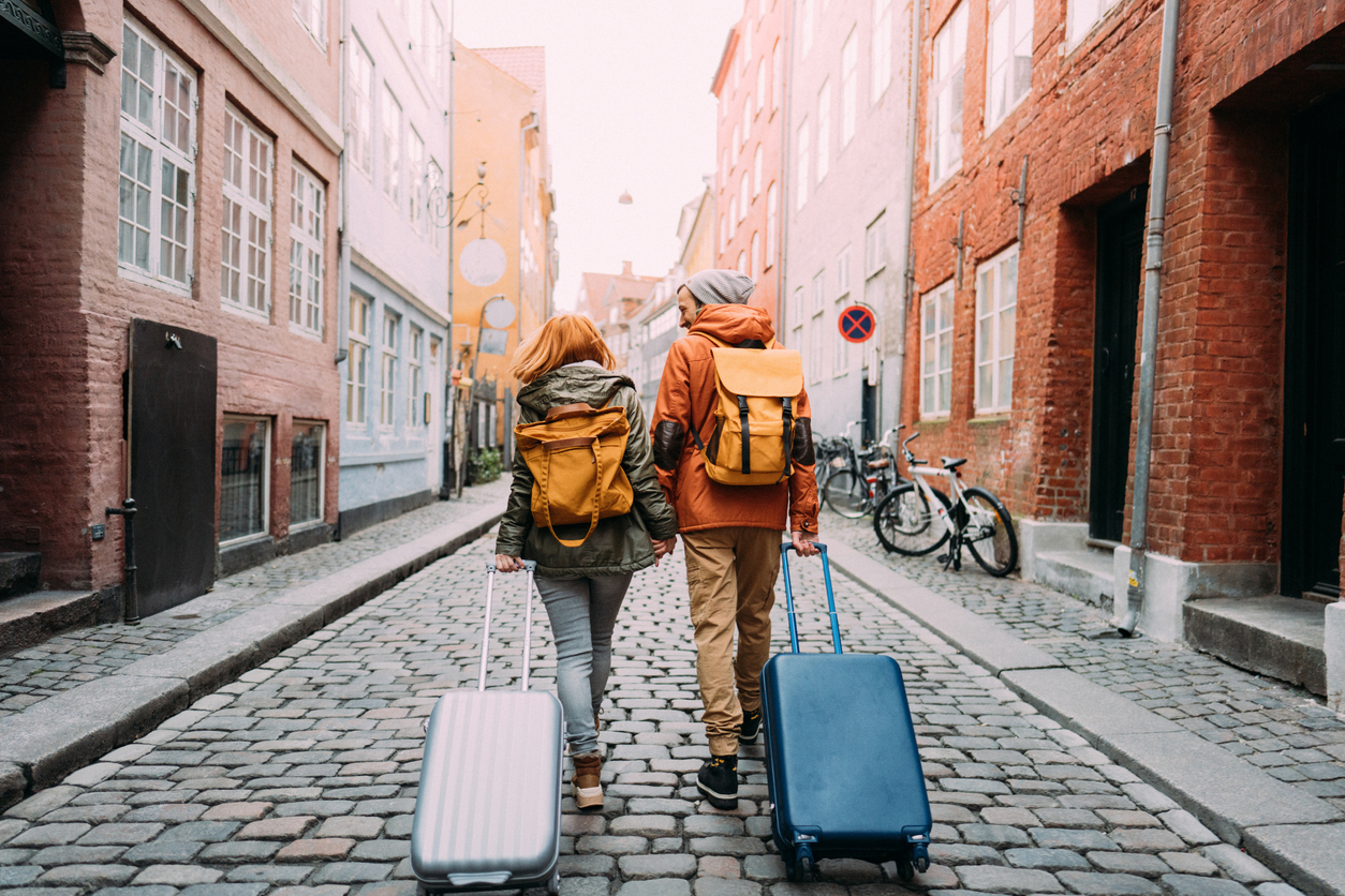 THE ULTIMATE HONEYMOON CHECKLIST, INCLUDING ESSENTIALS AND NICE-TO-HAVE ITEMS
