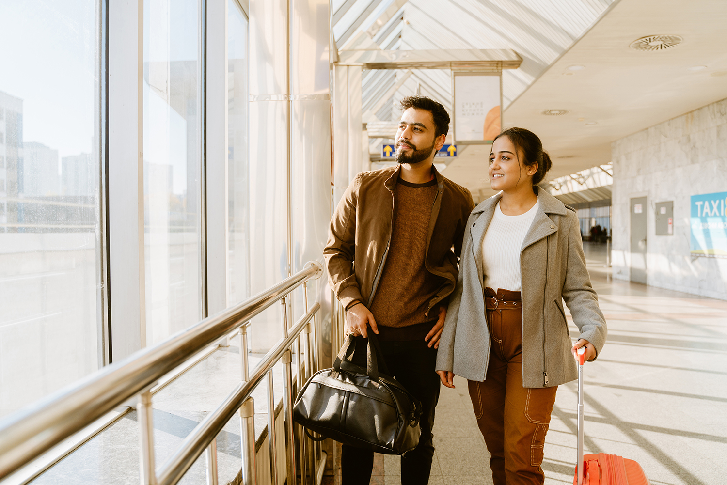 9 Holiday Travel Hacks for a Stress-Free Trip