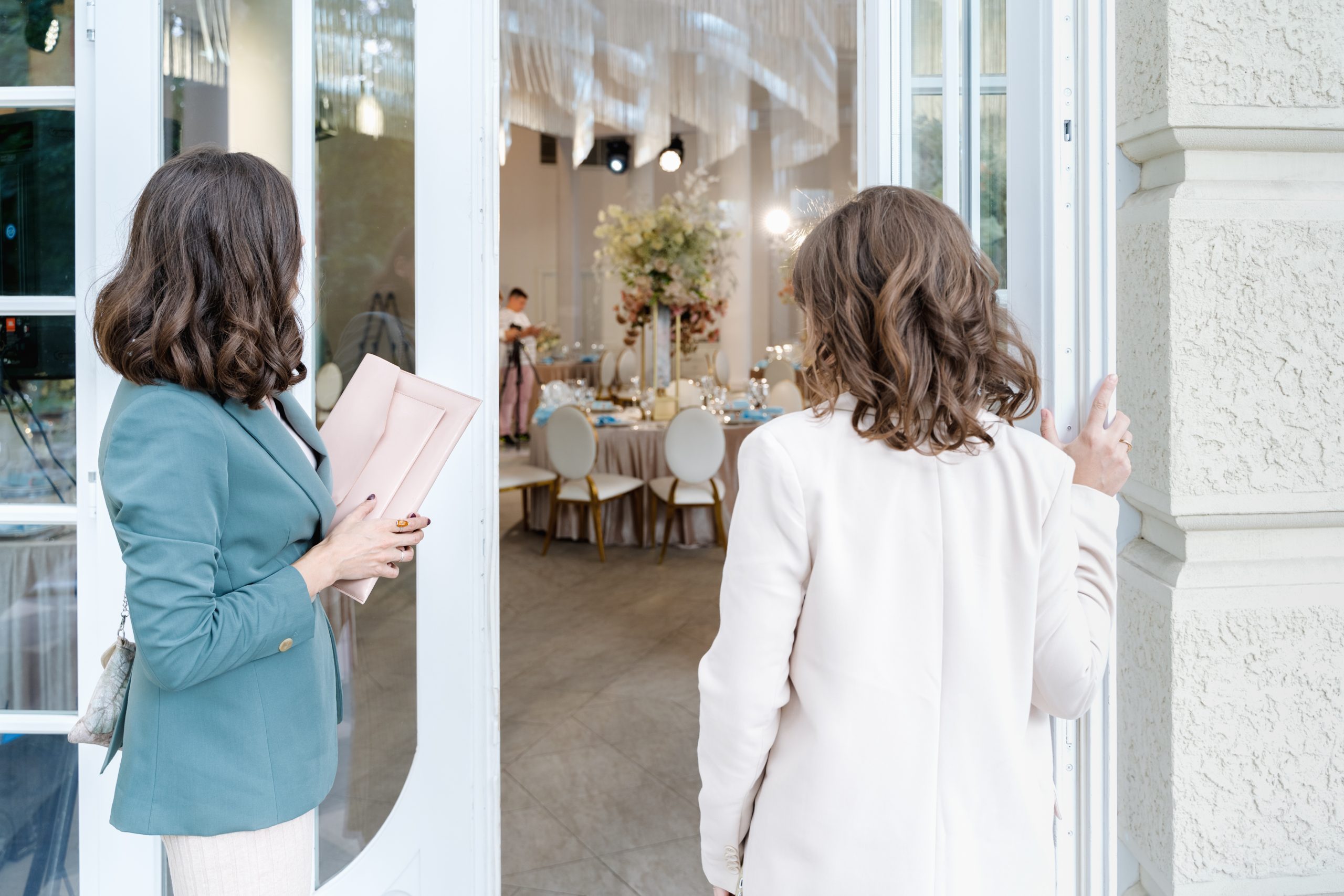 A Guide to Choosing the Right Wedding Planner