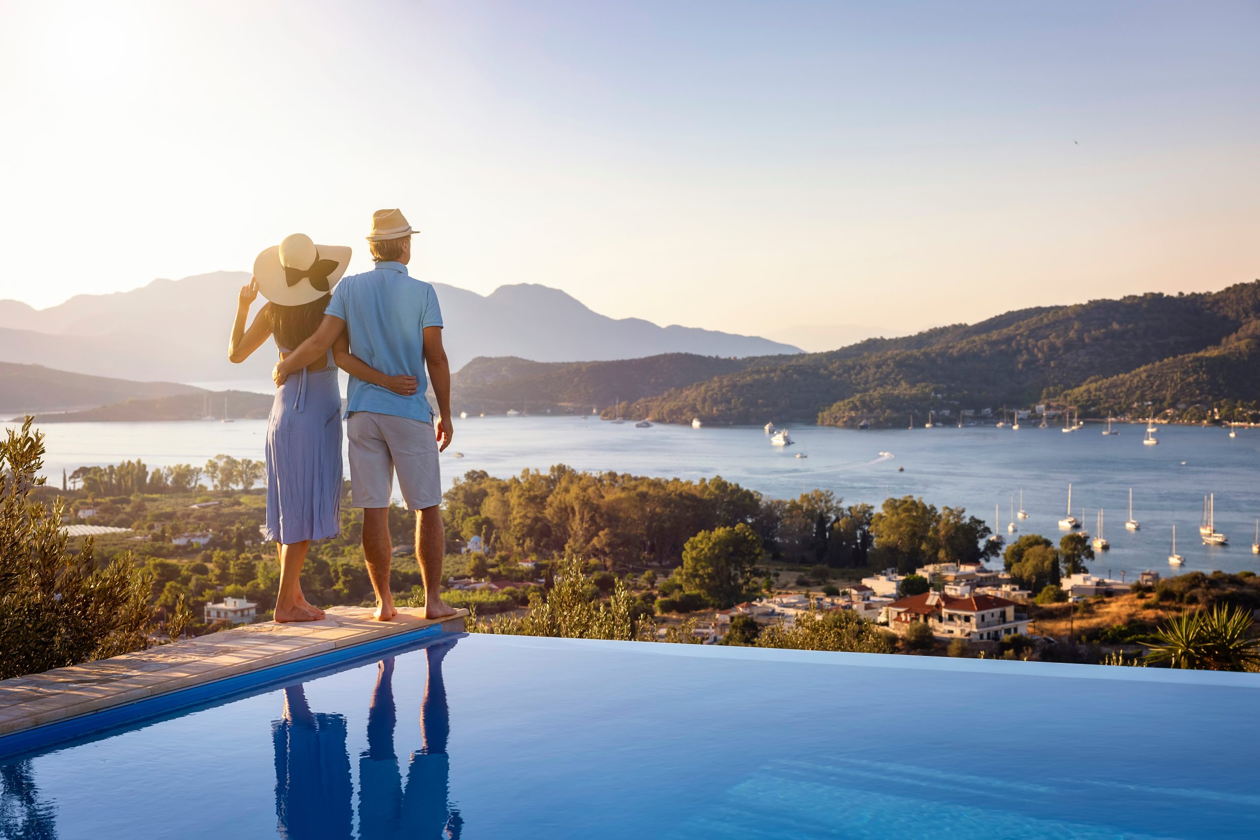 8 Tips for Balancing Relaxation and Adventure on a Couple’s Vacation