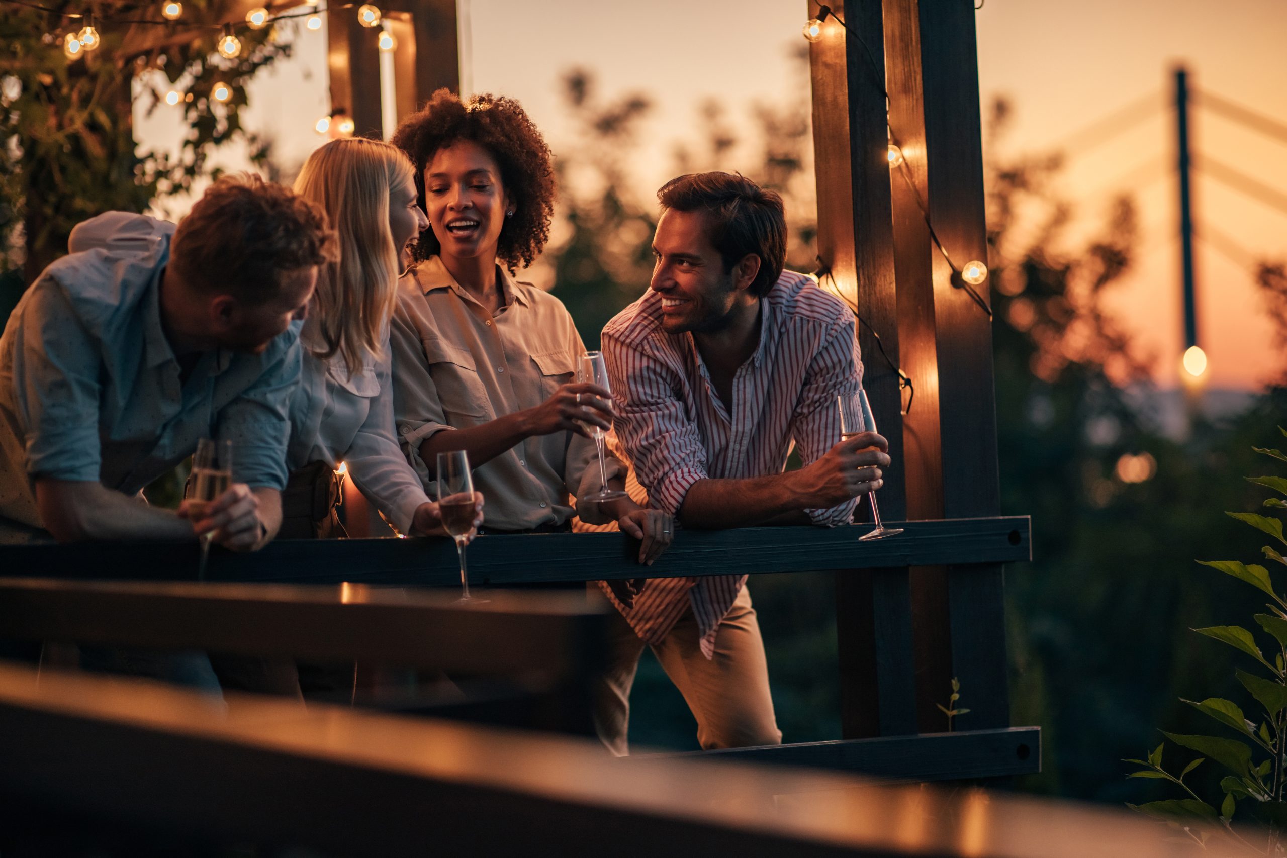 8 Tips for Making New Couple Friends in 2025