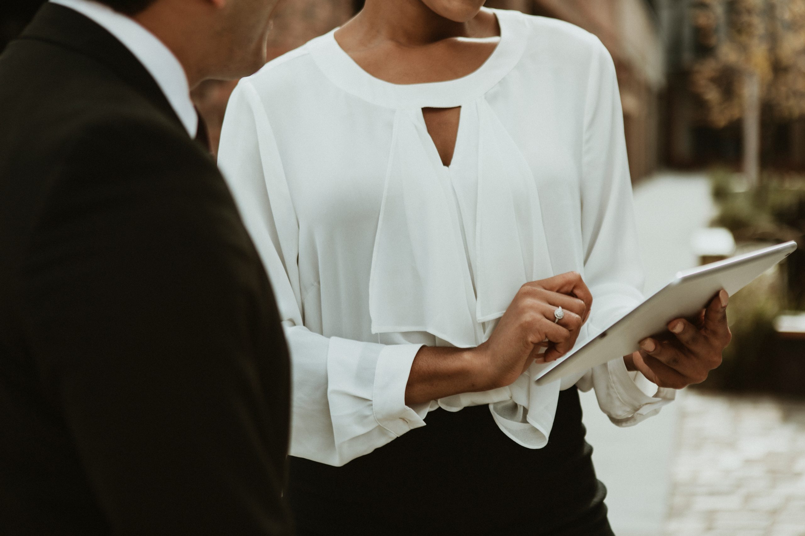 Questions to Ask if You Are Considering Hiring a Wedding Planner