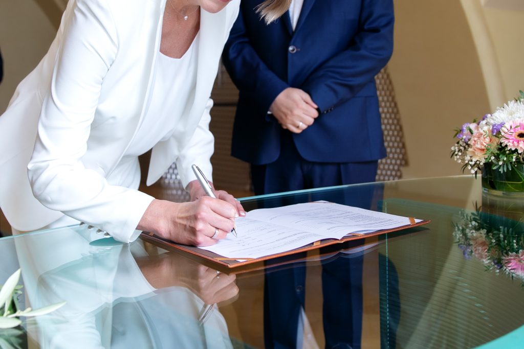 how to change your name after marriage in arizona. hitchswitch